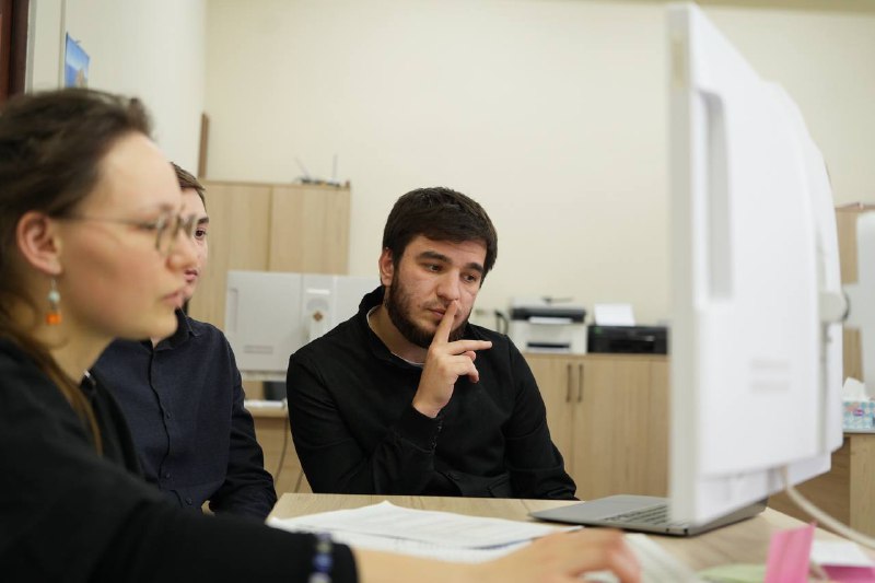 В Центре поддержки гражданских инициатив продолжаются консультации по подготовке заявок на грантовые конкурсы.В рабочем формате специалисты центра разбирают проектные идеи, помогают уточнить формулиро...